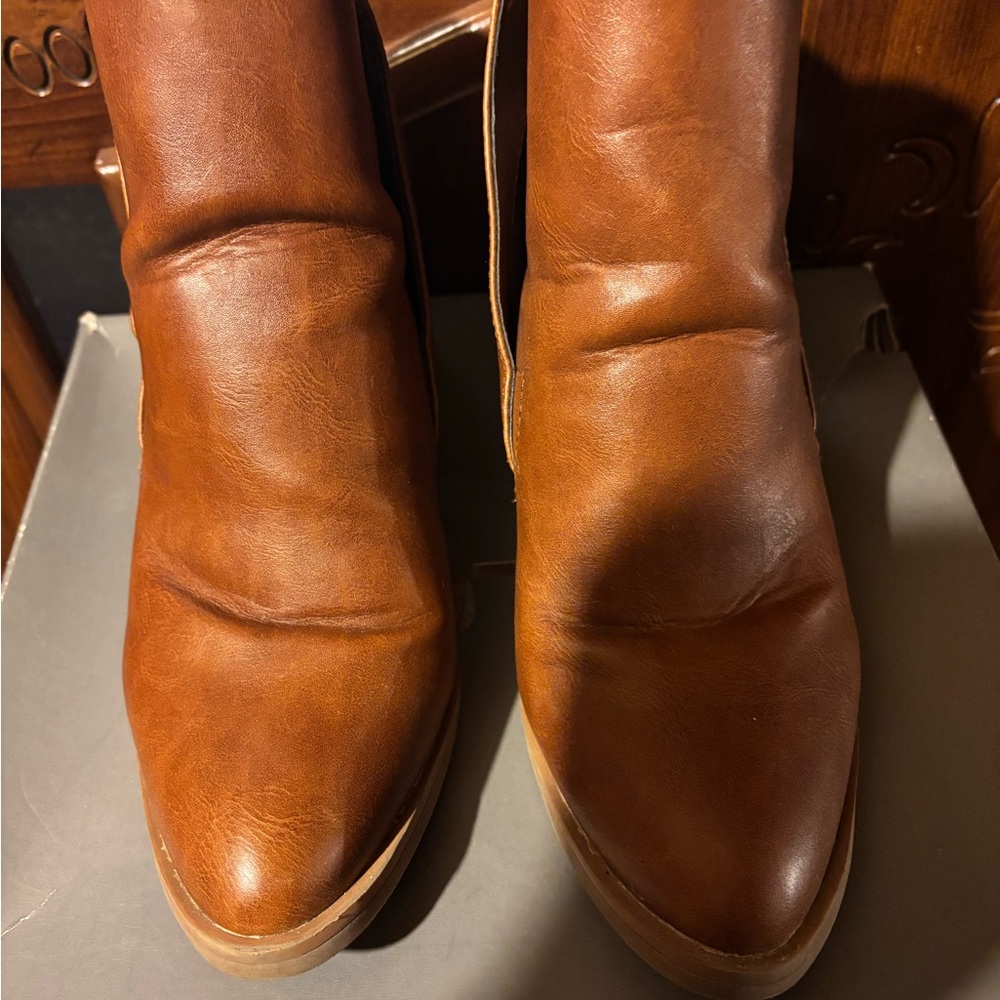 Women’s  Apt. 9 Women's Brown Ankle Boots Size 8
